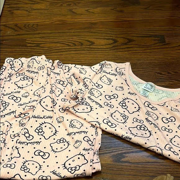 Strawberry Milkshake – Pink Leopard Hello Kitty Pajama Set
